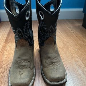 Cowboy boot for boy. Leather. Cody James brand. Size 12. Used. Great condition.